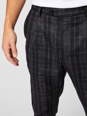 AllSaints Zúžený Kalhoty se sklady v pase 'HARVEY' – šedá