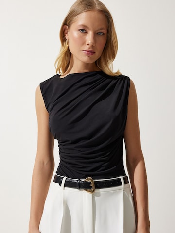 Happiness İstanbul - Top en negro: frente