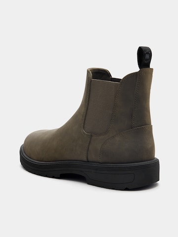 Pull&Bear Chelsea boots in Green