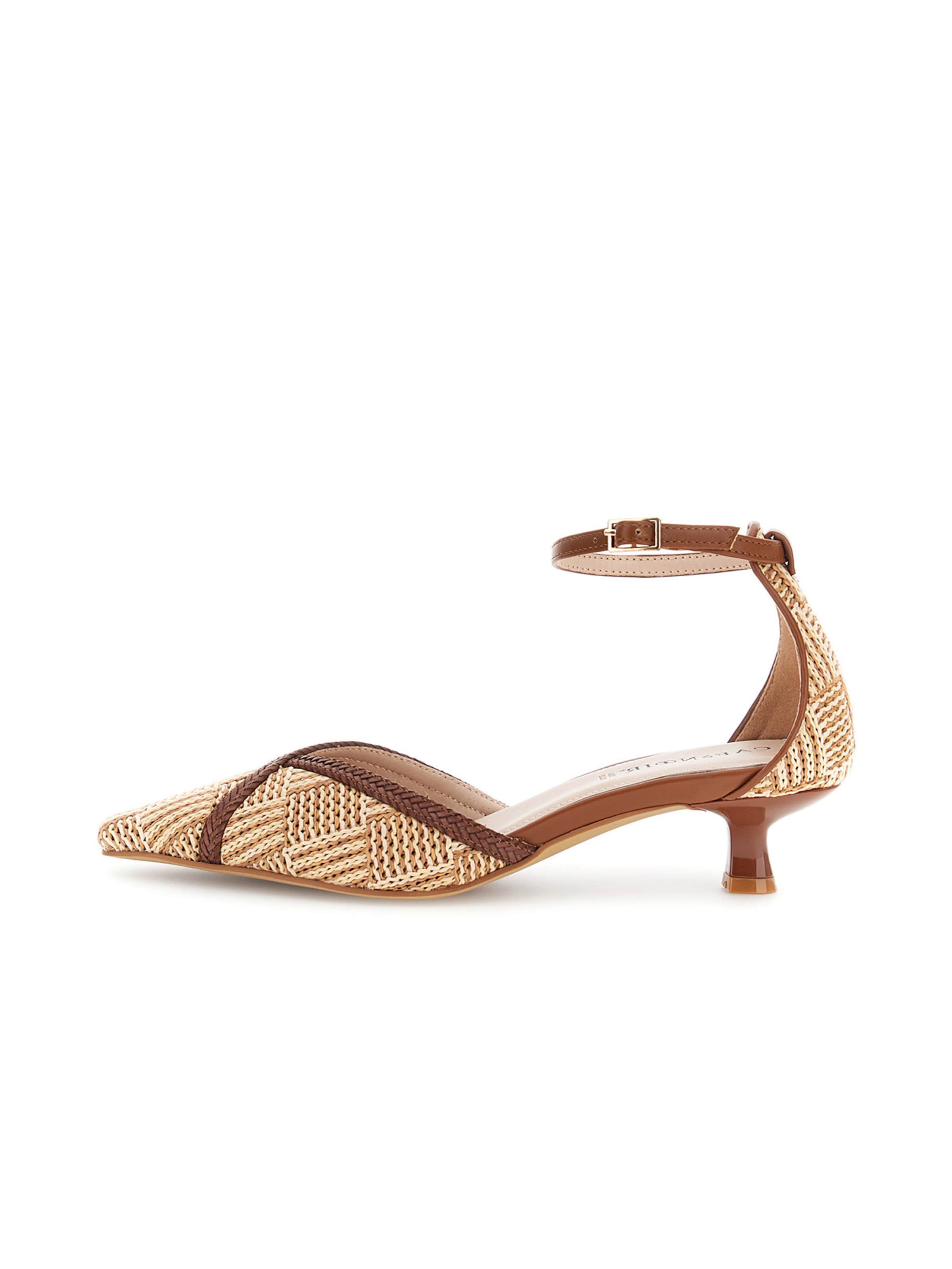 CAFè NOIR Pumps in Beige: front