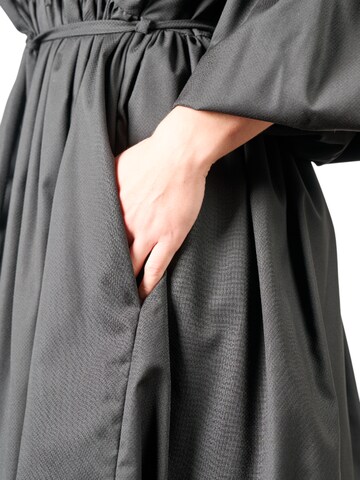 inna Kleid in Schwarz