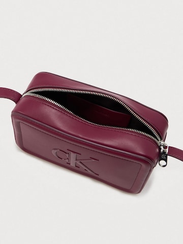 Calvin Klein - Bolso de hombro en rojo: atrás