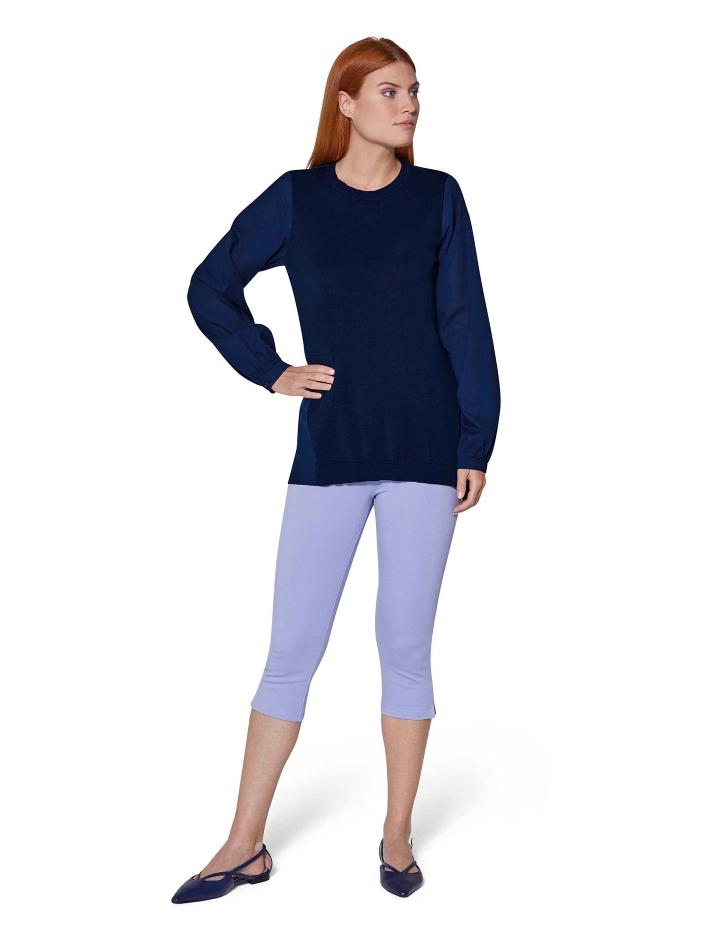 MADELEINE Pullover in Blau: Vorderseite
