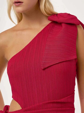 Abito da cocktail di Hiccup in rosso