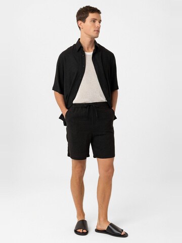 Regular Pantalon 'Yai' Antioch en noir