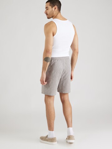 Regular Pantalon 'Jim' ABOUT YOU x Kevin Trapp en gris