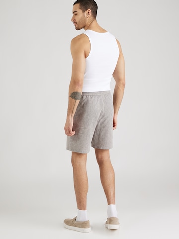 ABOUT YOU x Kevin Trapp - regular Pantalón 'Jim' en gris