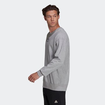 ADIDAS SPORTSWEAR - Sweatshirt de desporto em cinzento