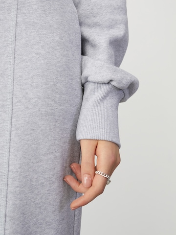 Sweat-shirt 'Romina' LeGer by Lena Gercke en gris