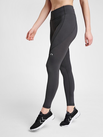 Skinny Pantalon de sport Newline en gris : devant