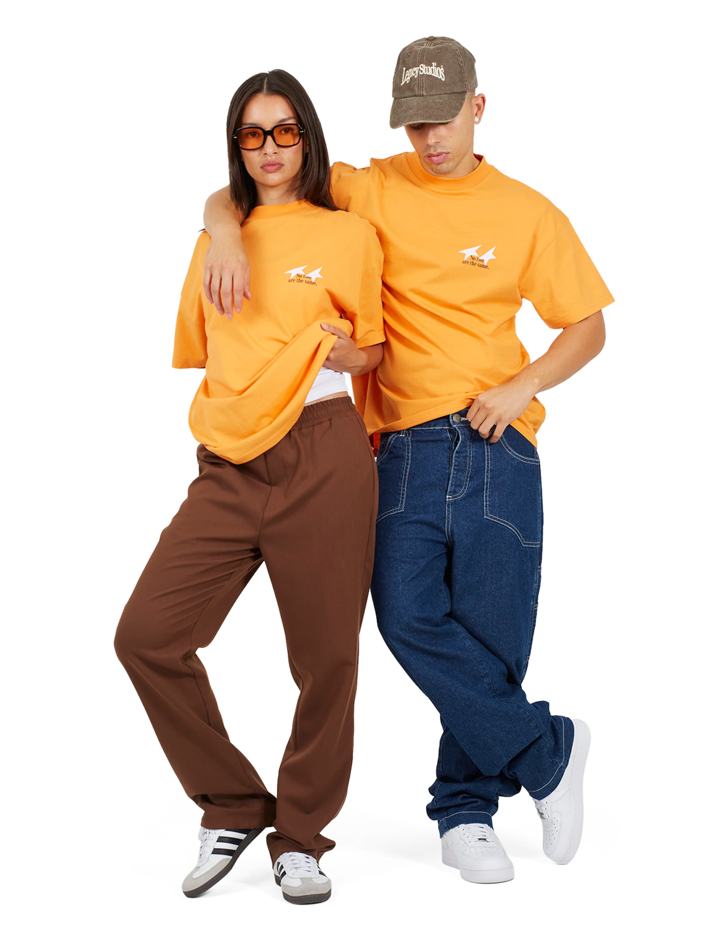T-Shirt Legacy Studios en orange