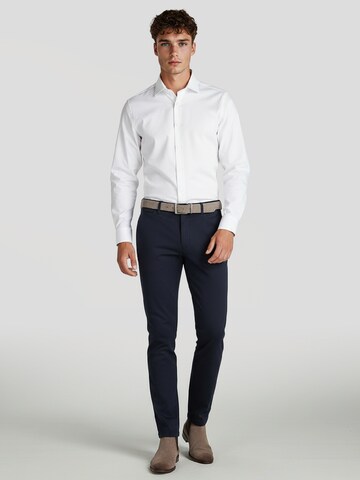 Profuomo Slim fit Button Up Shirt in White: front