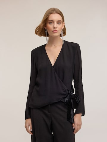 MOTIVI - Blusa en negro