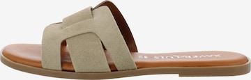 XAVER LUIS Schuhmanufaktur Mules 'Roberta' in Beige: front