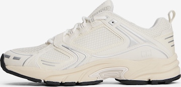 Sneaker low 'ARCHIVE '97' de la Tommy Jeans pe bej: față