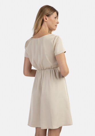 Robe usha BLACK LABEL en beige