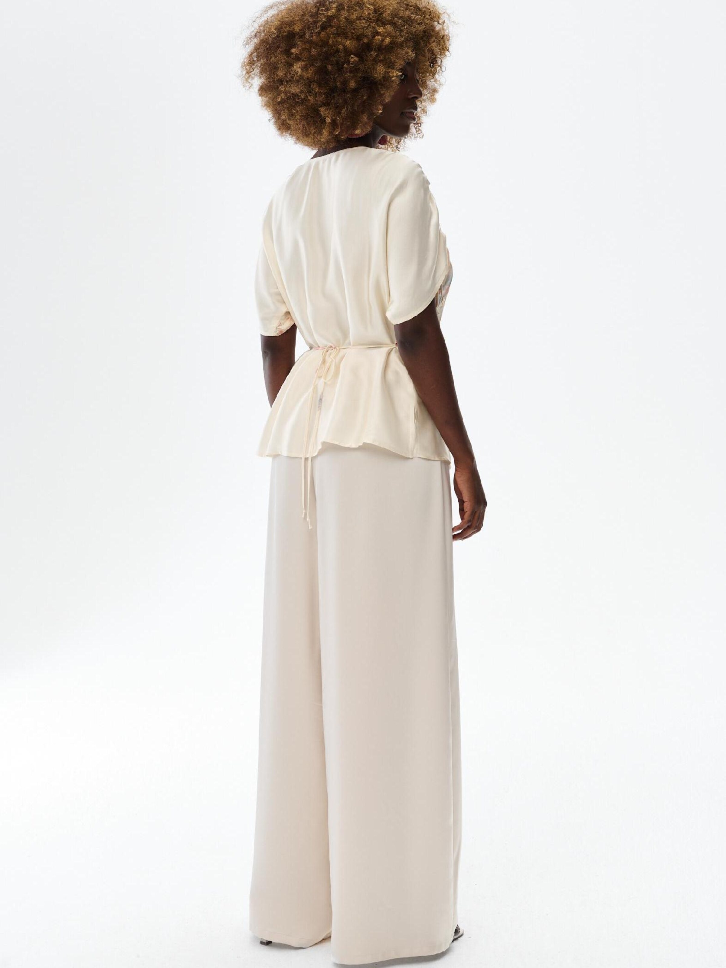 Blue Shadow Blouse 'Molli' in Beige