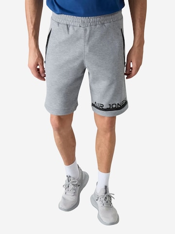 Tommy Life Hose 'Shorts' in Grau: Vorderseite