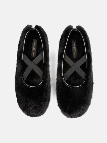 L37 HANDMADE SHOES Instappers 'BLACK LOTUS' in Zwart: voorkant
