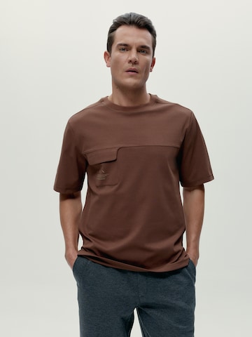 T-Shirt ' Tirreno ' Born en marron : devant
