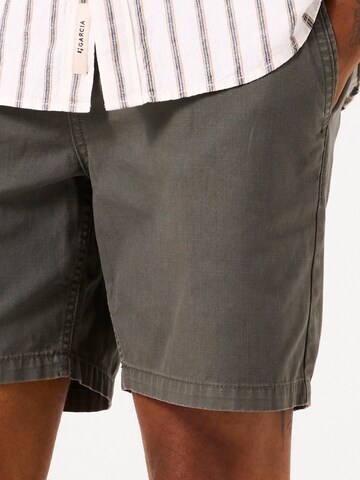 GARCIA Regular Pants in Green