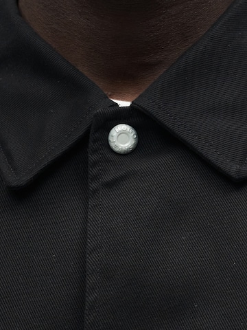 HUGO Prehodna jakna 'Biyo2631' | črna barva