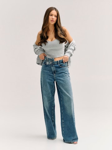 GUESS Wide leg Jeans in Blue