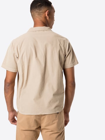 Coupe regular Chemise 'LARCH' KnowledgeCotton Apparel en beige