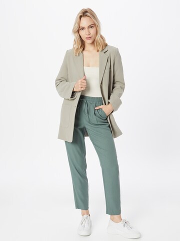 Effilé Pantalon 'JESMILO' VERO MODA en vert