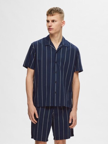 SELECTED HOMME Regular fit Button Up Shirt 'West' in Blue: front