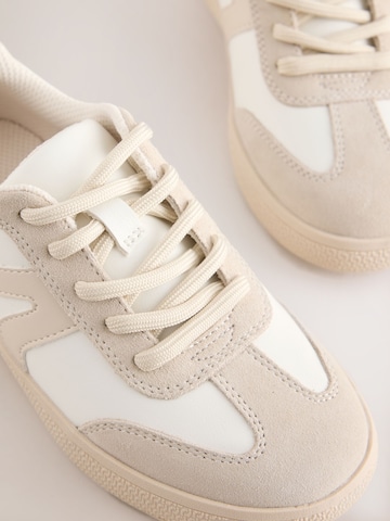 Baskets Next en beige