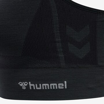 Hummel Bustier Sporttop in Schwarz