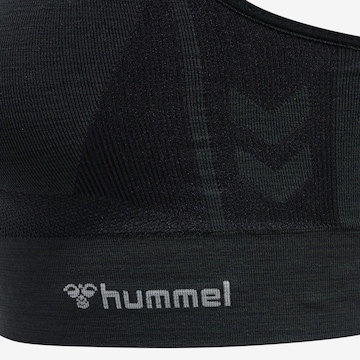 Hummel Bustier Sporttop in Schwarz