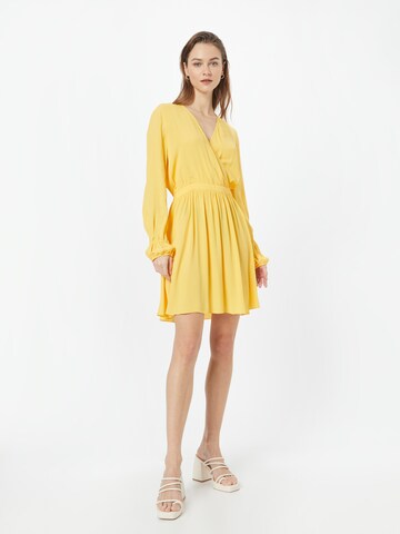 PATRIZIA PEPE - Vestido 'ABITO' en amarillo