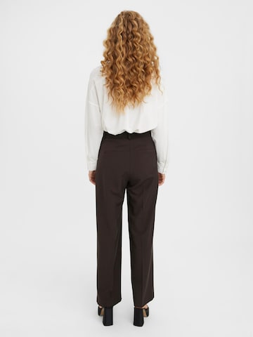 VERO MODA - Loosefit Pantalón plisado 'TROIAN' en marrón