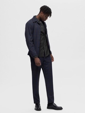 Coupe slim Pantalon 'ROBERT' SELECTED HOMME en bleu