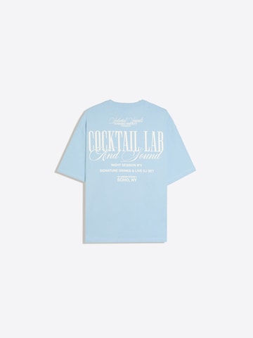 Tricou de la Bershka pe albastru
