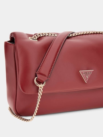 GUESS Umhängetasche 'Sunetra' in Rot