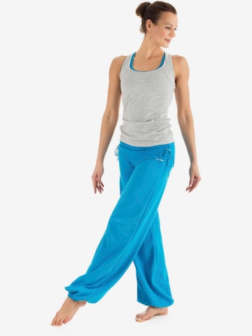 Effilé Pantalon de sport 'WH1' Winshape en bleu