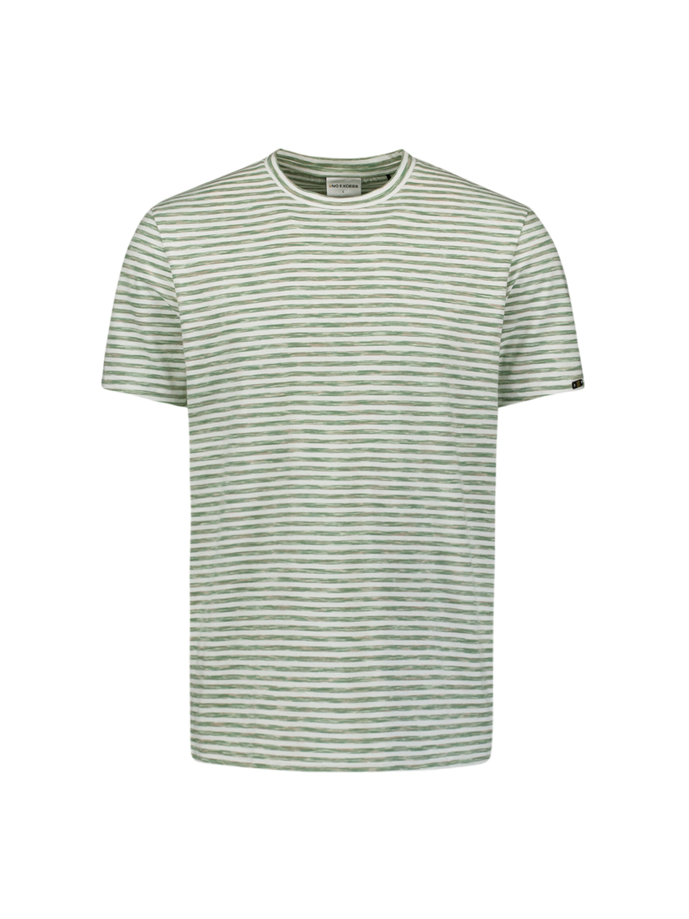 No Excess T-Shirt in Grün: Vorderseite