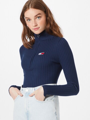 Tommy Jeans Sweater in Blue: front