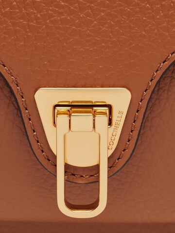 Coccinelle - Bolso de hombro 'Coccinelle Beat Soft Handbag Grained Leather' en marrón