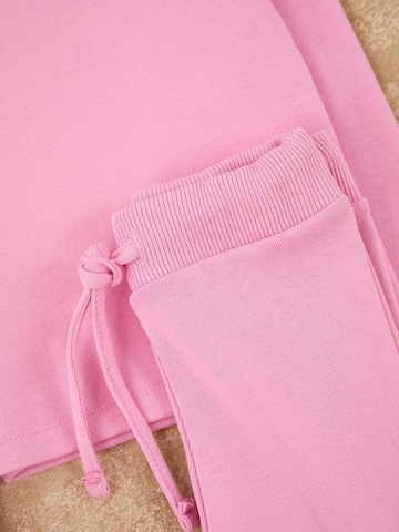 Trendyol - Conjunto en rosa