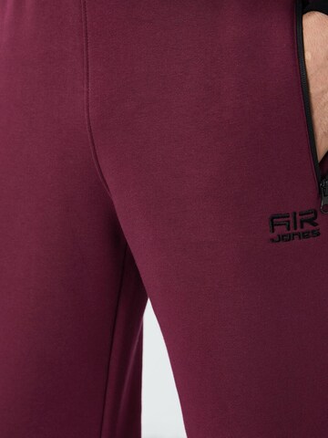 Tommy Life Tapered Sports trousers 'Jogginghose' in Red