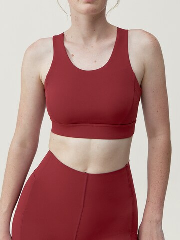 Haut de sport ' Denise ' Born Living Yoga en rouge