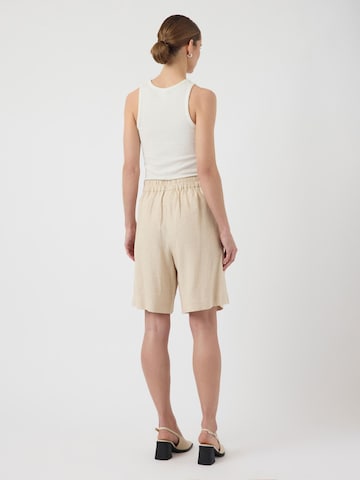 YAS - Loosefit Pantalón plisado 'YASTunni' en blanco