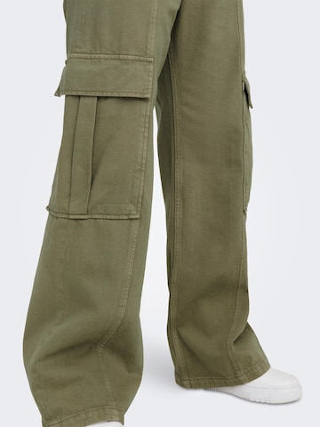 ONLY Wide leg Cargo trousers 'Hope' in Green