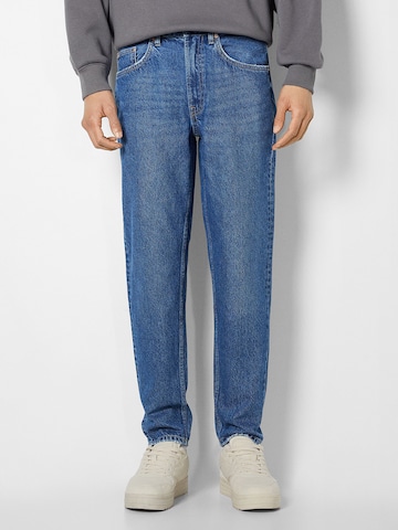 Bershka Regular Jeans in Blue: front