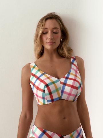 Next Сутиен със смаляващ ефект Горнище на бански в бяло: отпред