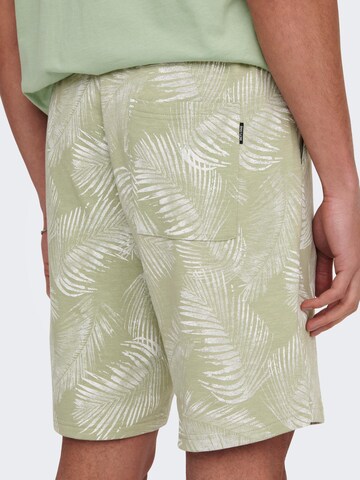 Regular Pantaloni 'Perry' de la Only & Sons pe verde